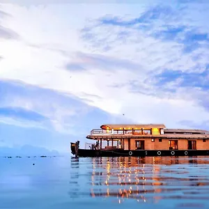 Indraprasthamlakecruise India